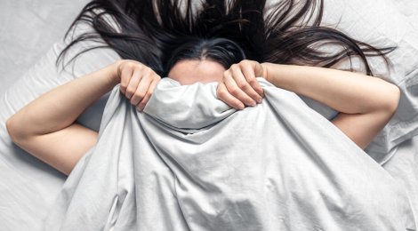 Hohe Temperaturen: Was hilft gegen Schwitzen im Bett?