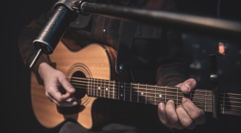 Literaturfestival, neues Album von Gitarrist und Sinfoniekonzert