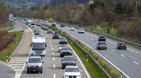 Mit dem Auto in die Ferien: worauf ihr achten müsst