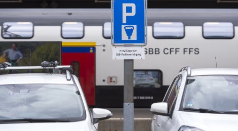 Das müsst ihr tun, wenn ihr ein fremdes Auto beim Parkieren beschädigt