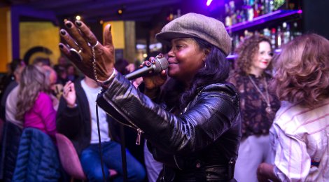 Es gibt was auf die Ohren