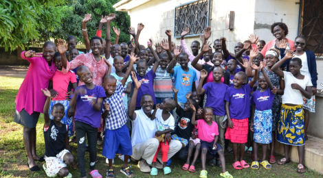 "God Helps Uganda"  (Teil 1)