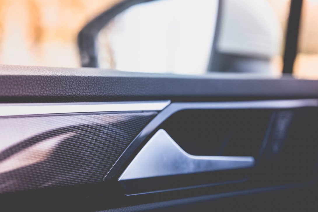 Der Hollandgriff: So solltet ihr die Autotür öffnen