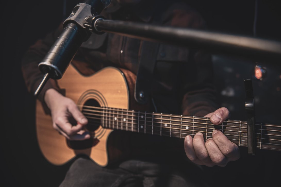 Literaturfestival, neues Album von Gitarrist und Sinfoniekonzert