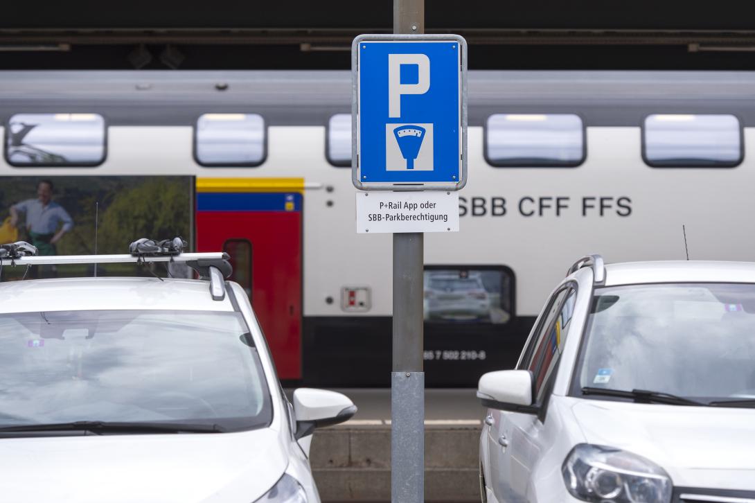 Das müsst ihr tun, wenn ihr ein fremdes Auto beim Parkieren beschädigt